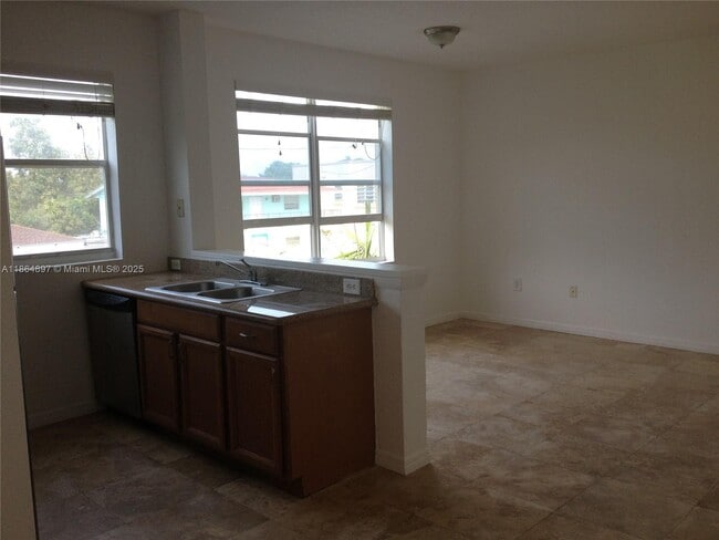 Foto del edificio - 953 SW 10th St