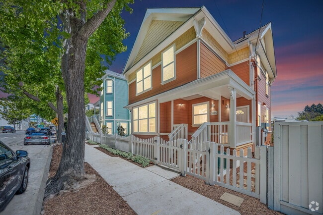 Building Photo - 2016 Dwight Way