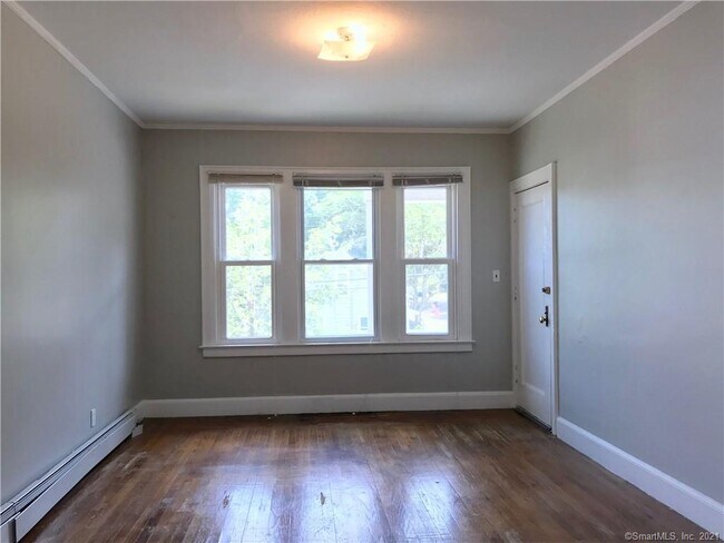 Building Photo - 88 Anthony St