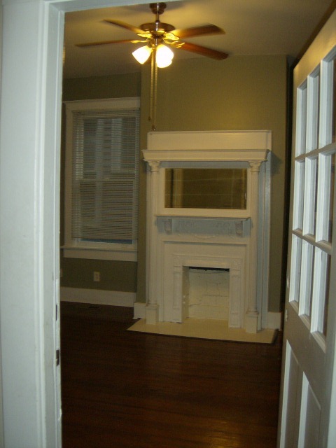 Building Photo - 534 E Waldburg St