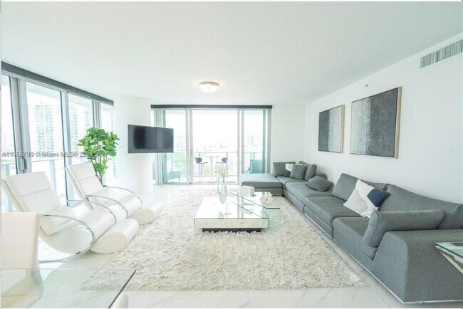 Building Photo - 300 Sunny Isles Blvd
