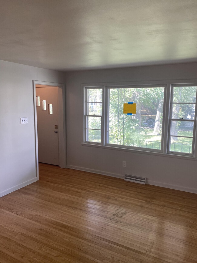 Foto del edificio - 3377 Greenway Rd