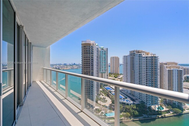 Building Photo - 475 Brickell Ave