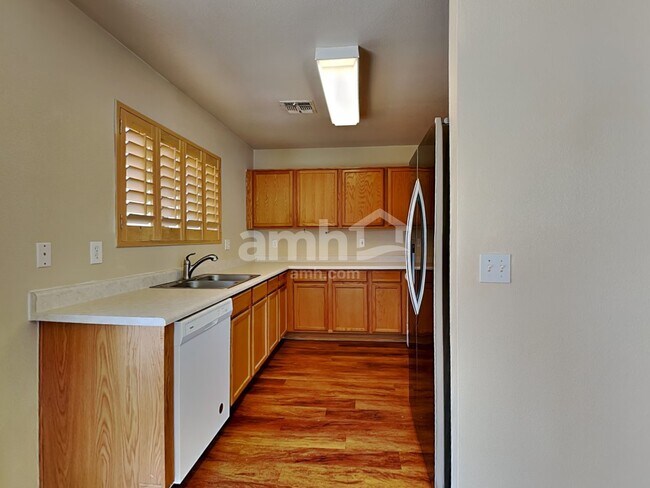 Foto del edificio - 10778 W Louise Dr