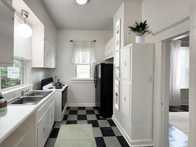 Building Photo - 2096 Elzey Ave