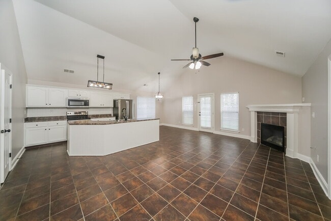Building Photo - 5706 Bedford Loop W