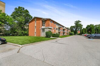 Building Photo - Huron Village