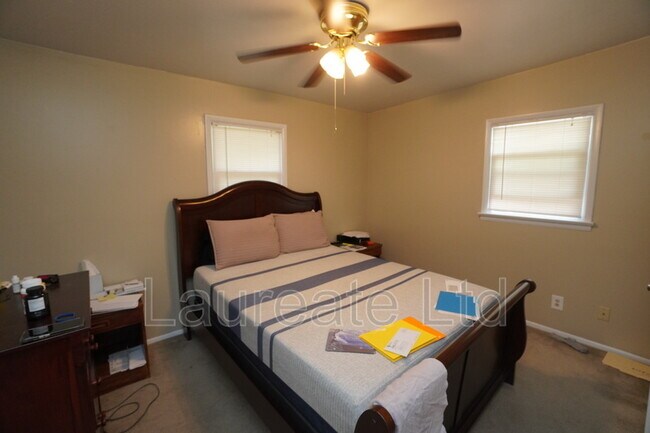 Foto del edificio - 4580 S Fox St