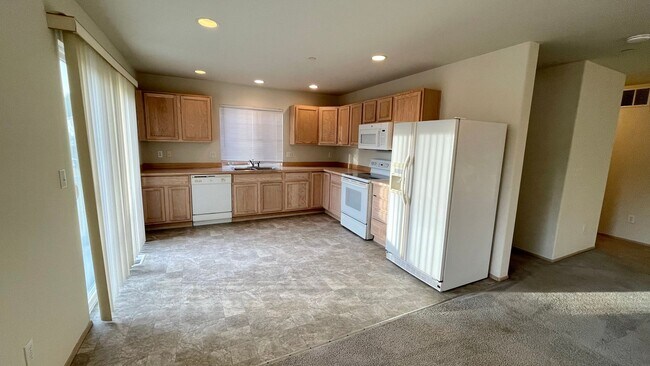 Building Photo - Private 2 Story Corner Lot