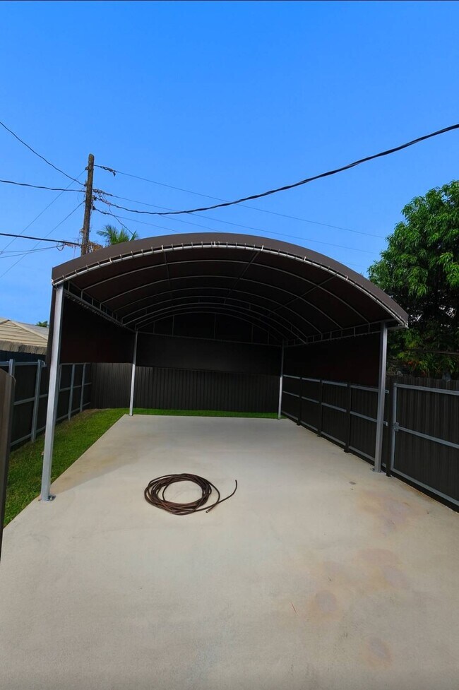 Foto del edificio - 18730 NW 29th Pl