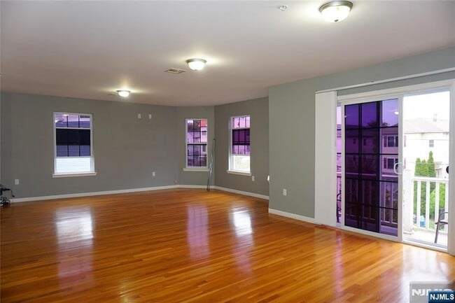 Photo - 492-494 Irvine Turner Boulevard Unit 3 Apartment