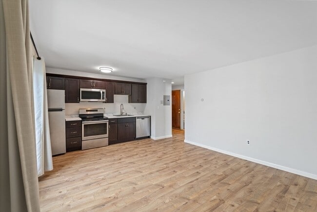 Foto del edificio - 1030 Bennington St