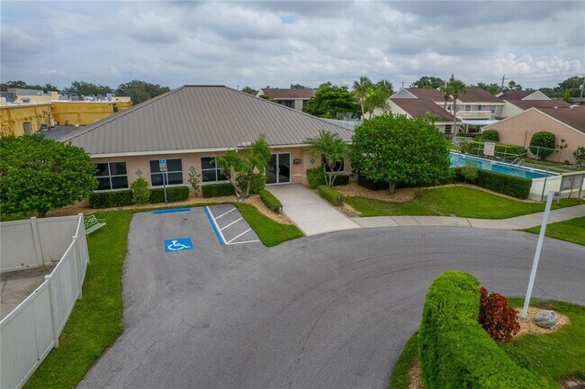 Building Photo - 6333 Manatee Ave W