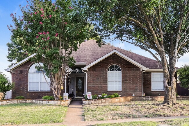 Building Photo - 1207 Calvert Dr
