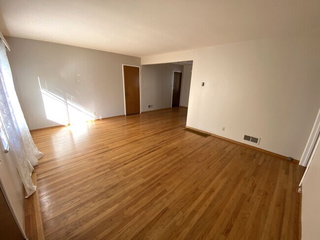 Foto del edificio - 2665 Virginia St