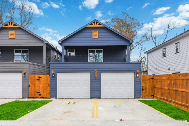 Building Photo - 9316 Sundown Dr