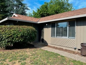 Building Photo - 2802-2802 SE 145th Ave