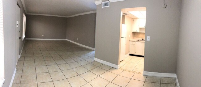 Foto del edificio - READY TO MOVE IN!!! FAST APPROVAL!