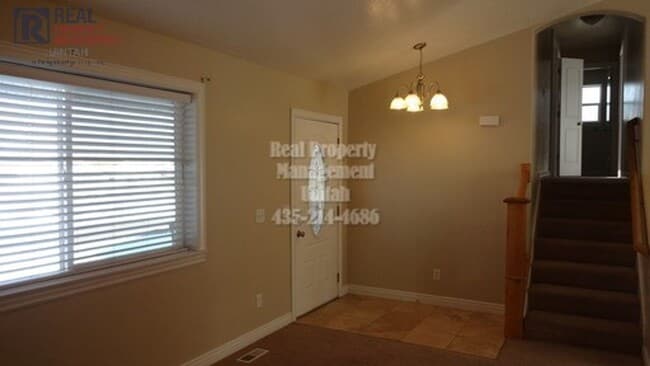 Building Photo - 5 Bedroom 3 Bathroom Home