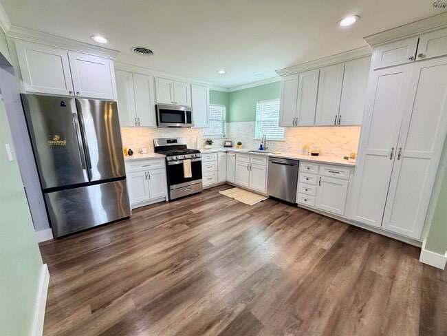 Building Photo - 4117 Emerson St