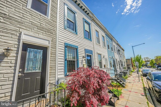 Building Photo - 647 20th St NE
