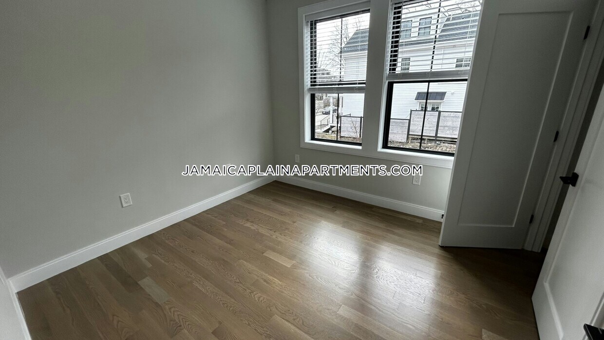 283 Lamartine St Unit 3, Boston, MA 02130 Room for Rent in Boston, MA