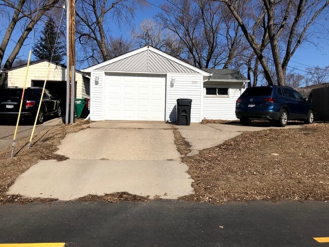 Foto del edificio - 7444 Vincent Ave S