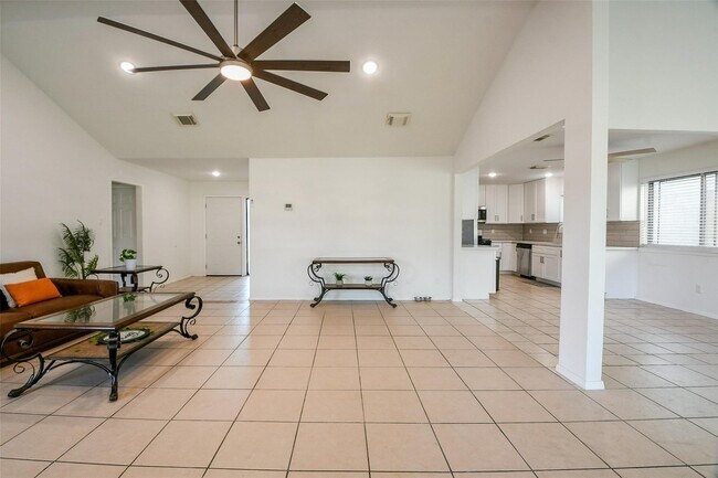 Foto del edificio - 5635 Greenhill Forest Dr