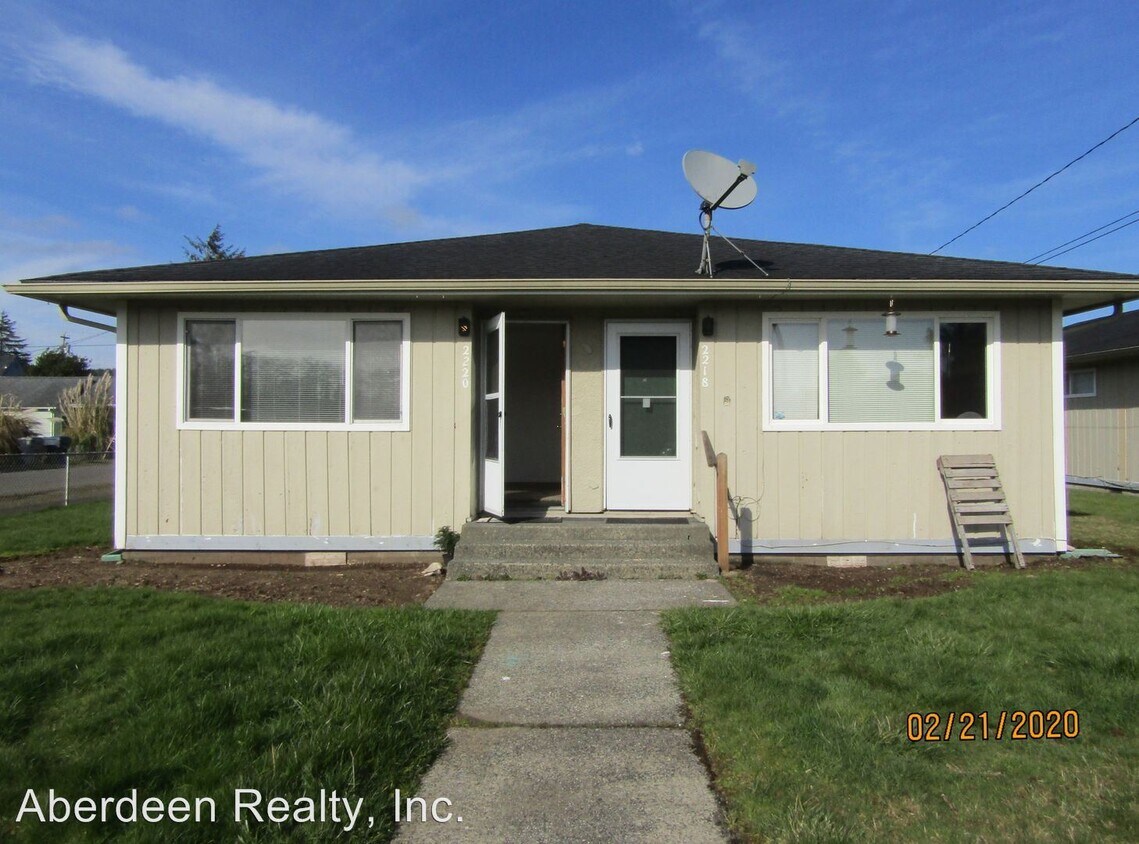 Primary Photo - 2 br, 1 bath House - 2220 Bay Avenue