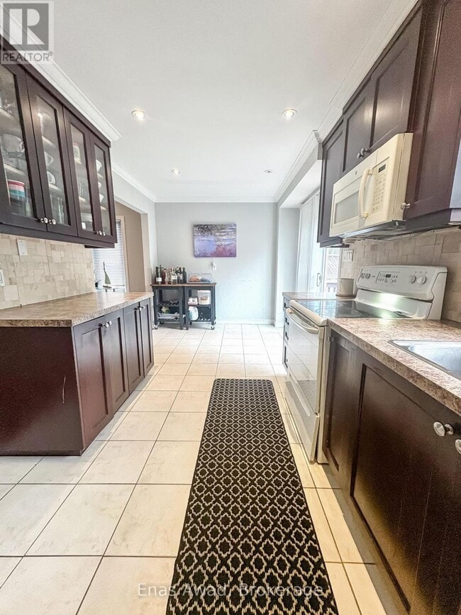 Building Photo - 3072 Patrick Crescent