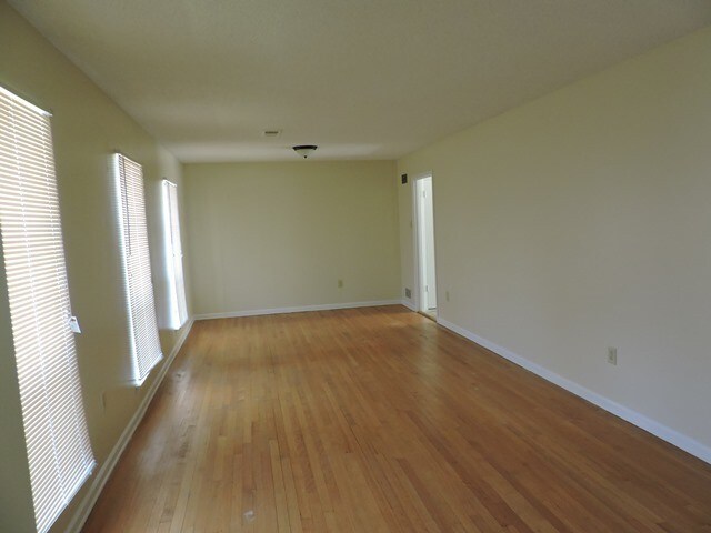 Building Photo - 5405 Cottonwood Rd