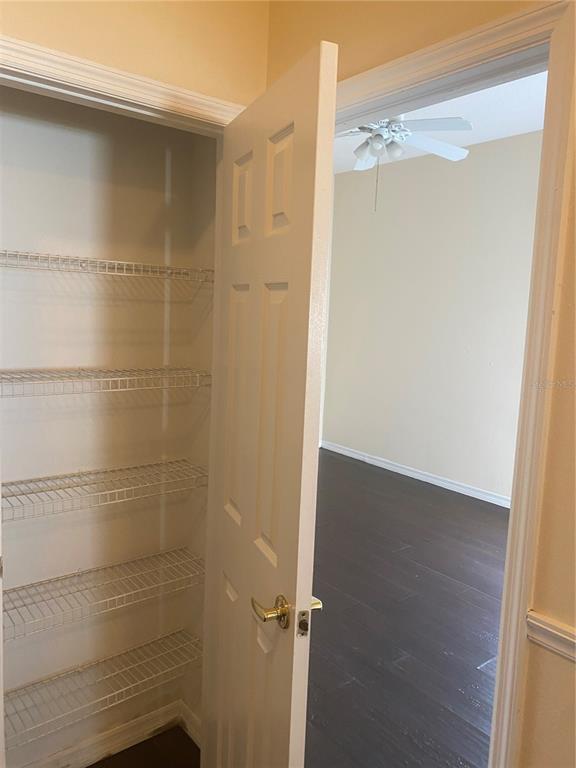 Foto del edificio - 1351 Distant Oaks Dr