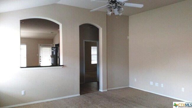 Foto del edificio - 6909 Osbaldo Dr