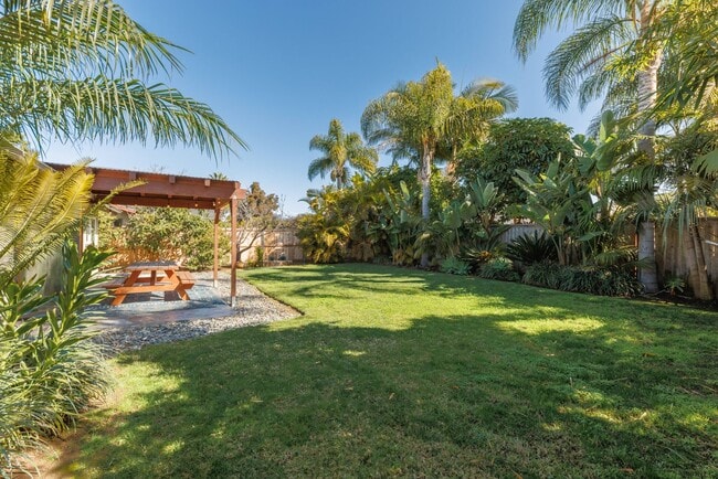 Building Photo - Charming Cardiff-by-the-Sea Cottage - Spacious, Great Neighborhood
