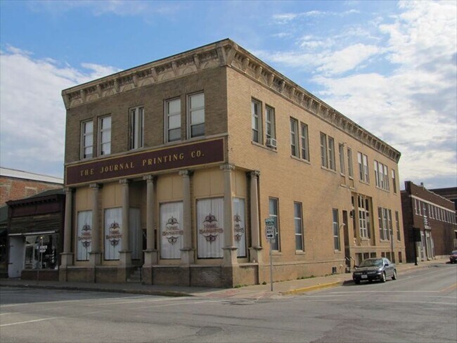 Building Photo - 112 W McPherson St