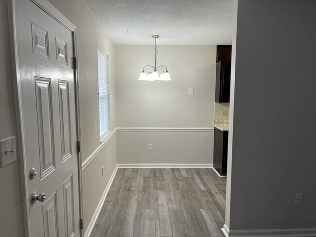 Foto del edificio - 4419-4425 Lela Ave NE