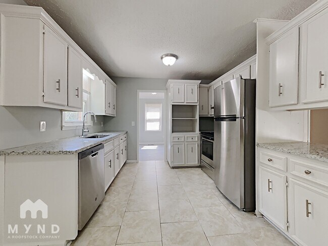 Foto del edificio - 2034 Brewster Rd