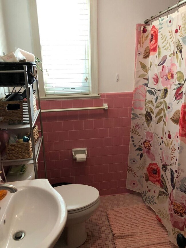 Foto del edificio - 1713 McHenry Ave