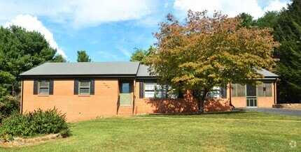 Building Photo - 708 Chikasaw Rd