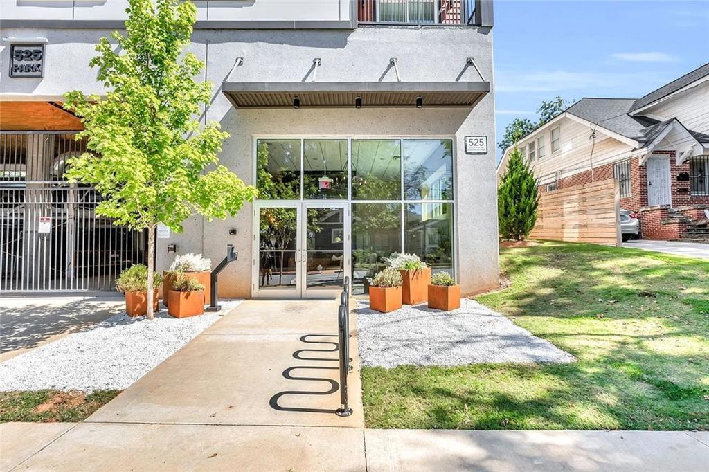 Primary Photo - 525 Parkway Dr