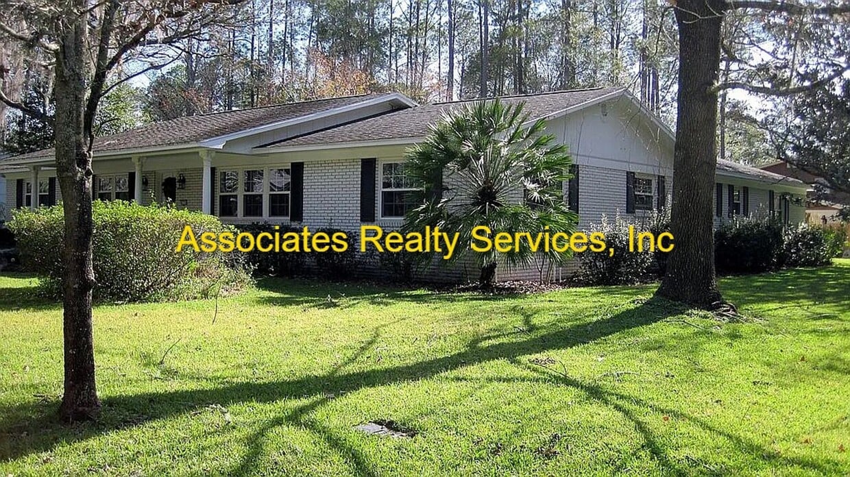 Foto del edificio - COMING SOON!!! Beautiful 4bed/2bath Corner Lot in Suburban Heights