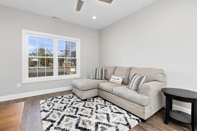 Photo - 1013 B St Townhome