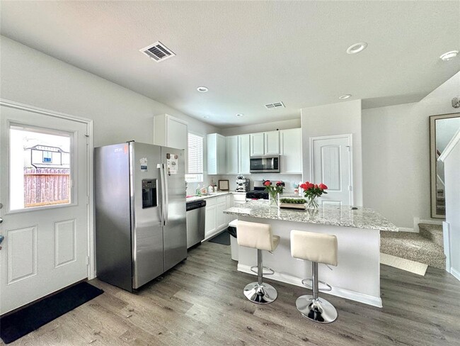 Building Photo - 24811 Landolfi Dr