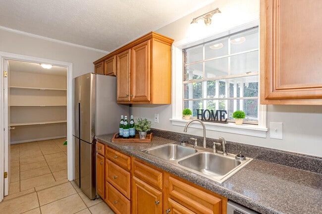 Foto del edificio - 3959 Wedgewood Ln