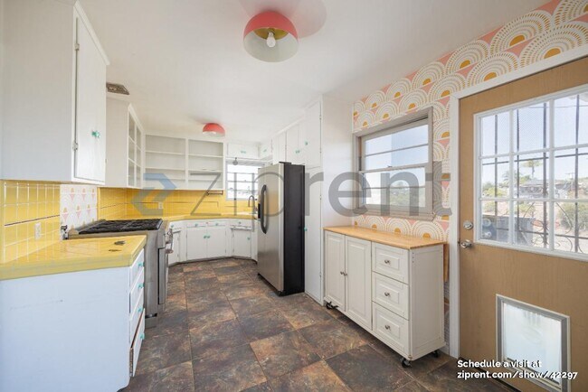 Foto del edificio - 4468 Rolando Blvd
