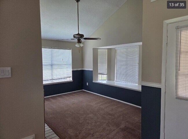 Building Photo - 8530 Lake Crystal Dr