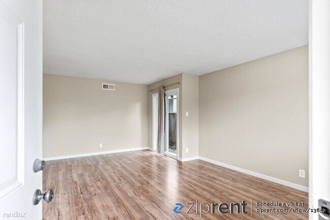 Foto del edificio - 2 br, 1 bath House - 3405 Payne Avenue, Sa...