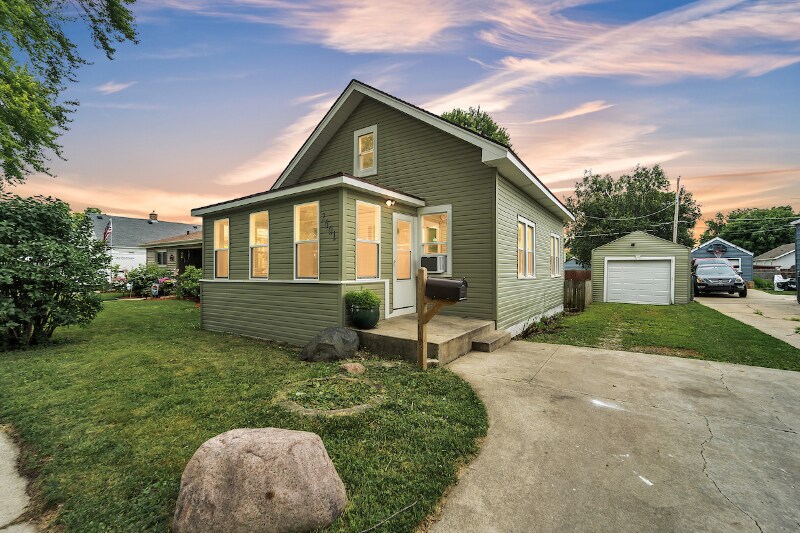 Foto principal - 2601 Arthur Ave
