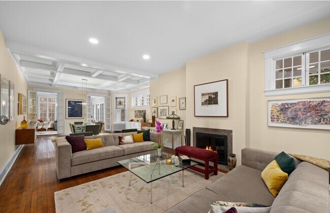 Building Photo - Cleveland Park Stunner - Walk to METRO