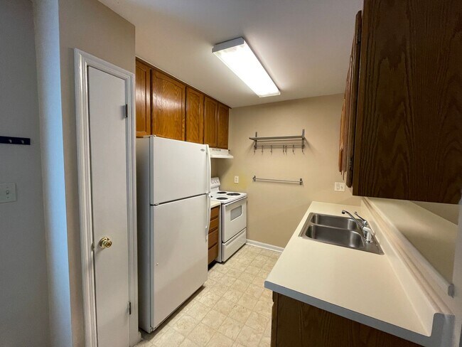 Foto del edificio - 2 Bedroom, 1 Bath Townhome Minutes from AU and Downtown!